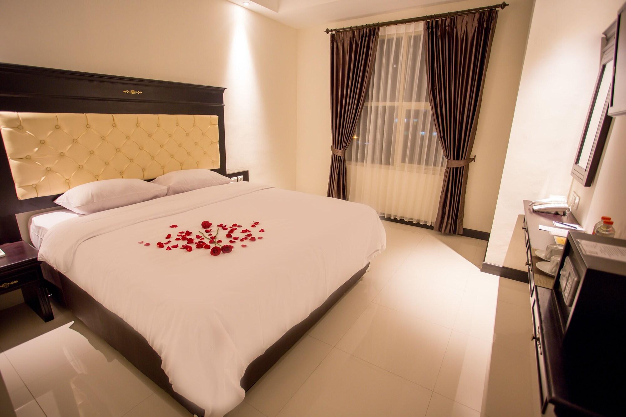 Same Hotel Malang Esterno foto