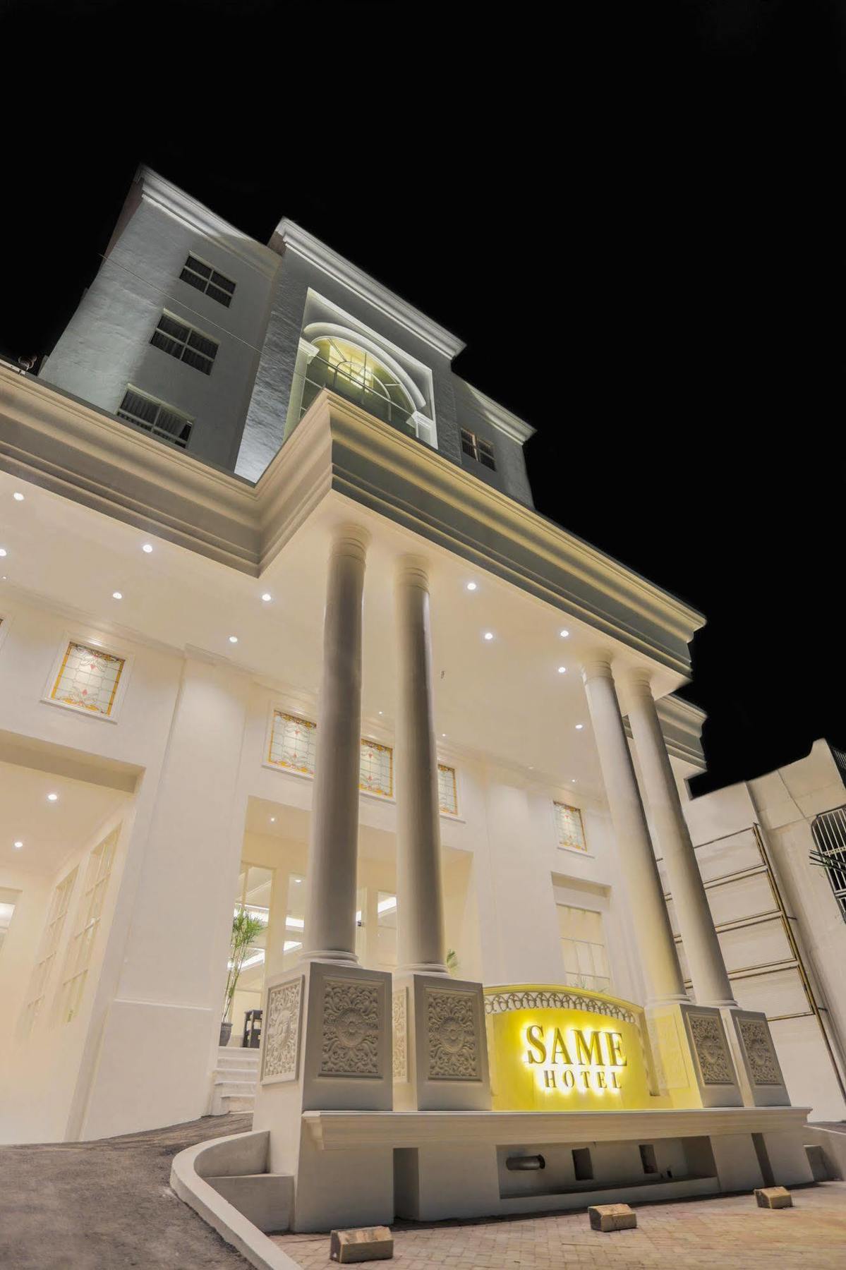 Same Hotel Malang Esterno foto
