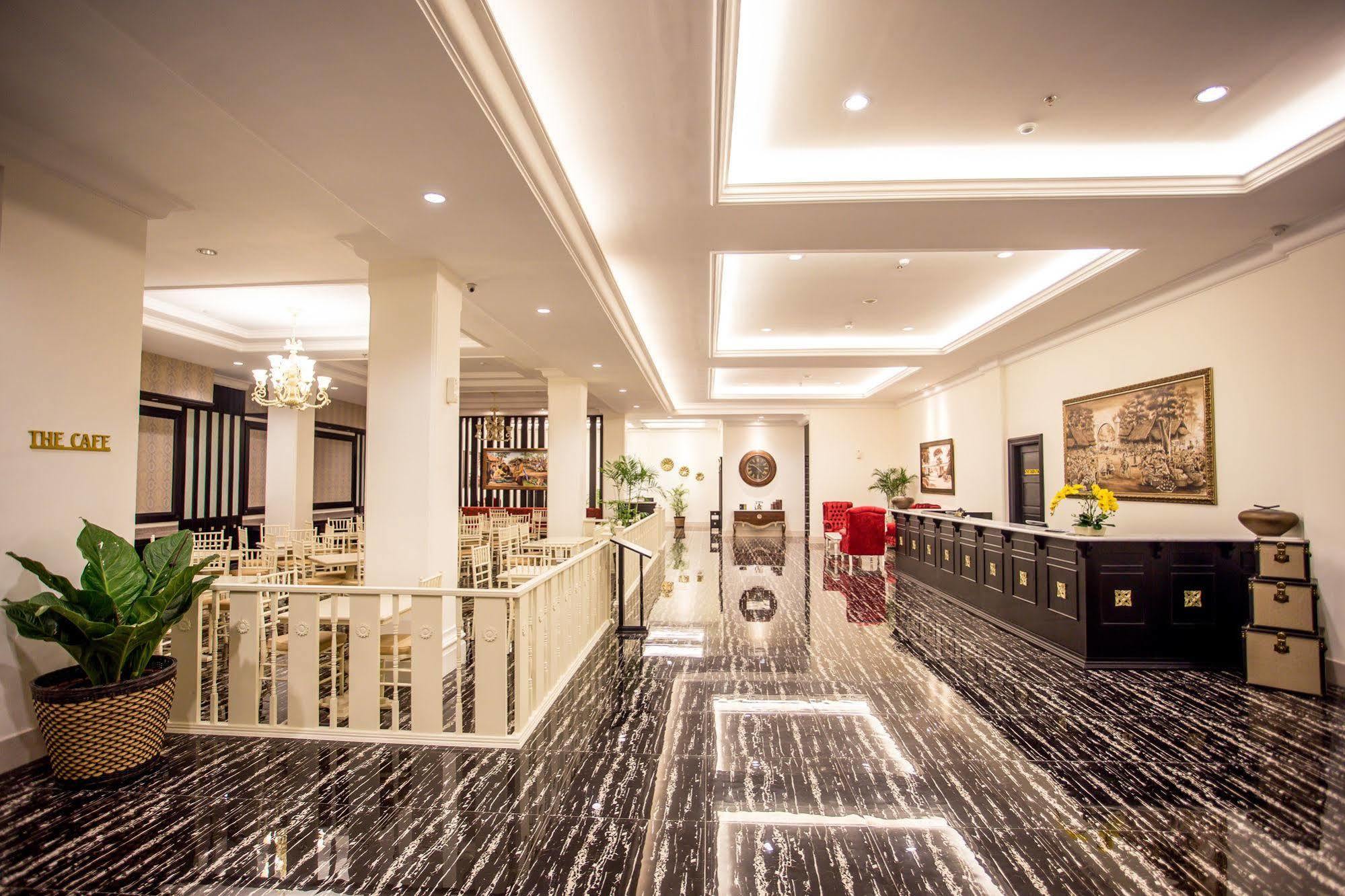 Same Hotel Malang Esterno foto